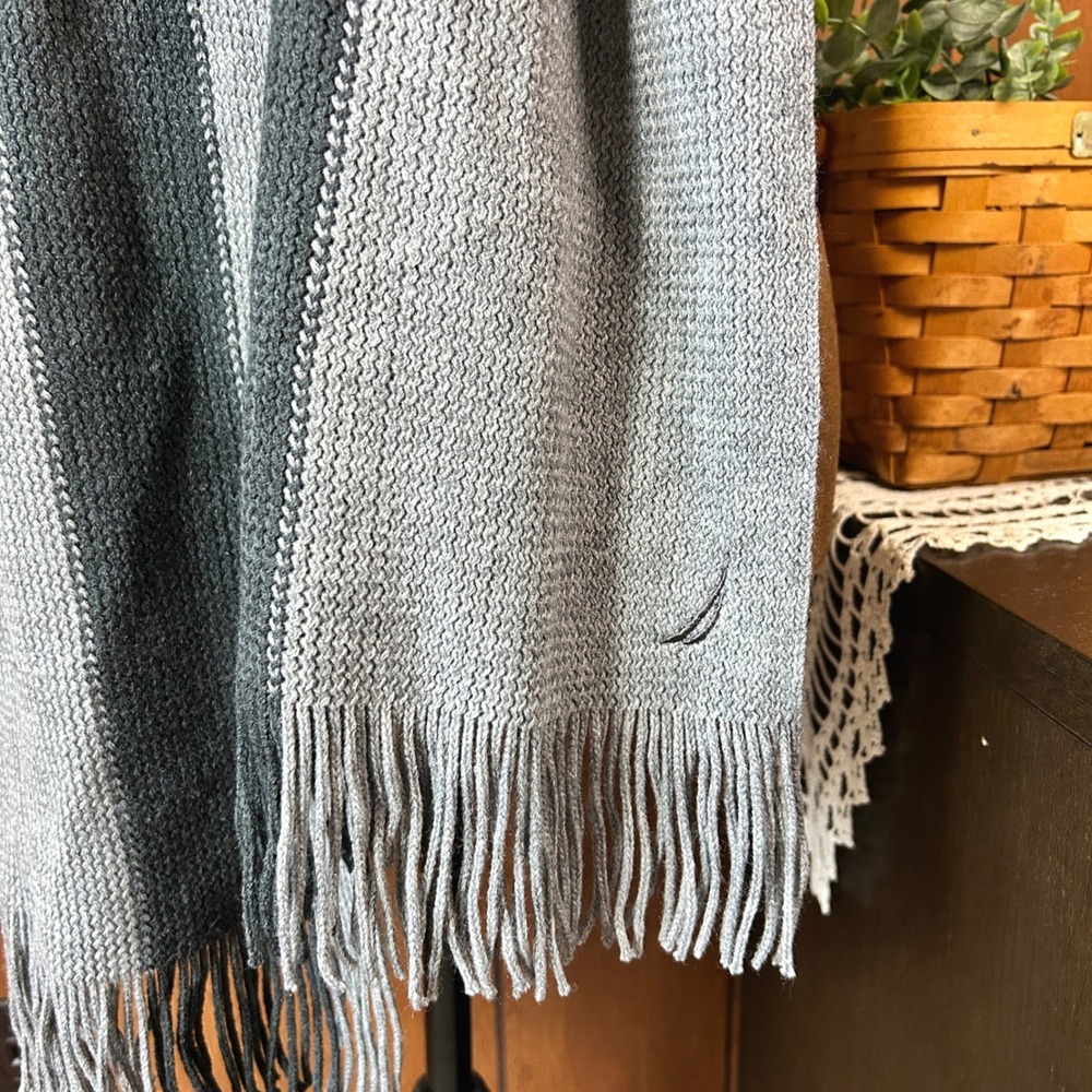 Nautica Striped Scarf Gray‎ Blue Acrylic Fringe Winter Warm Mens Womens